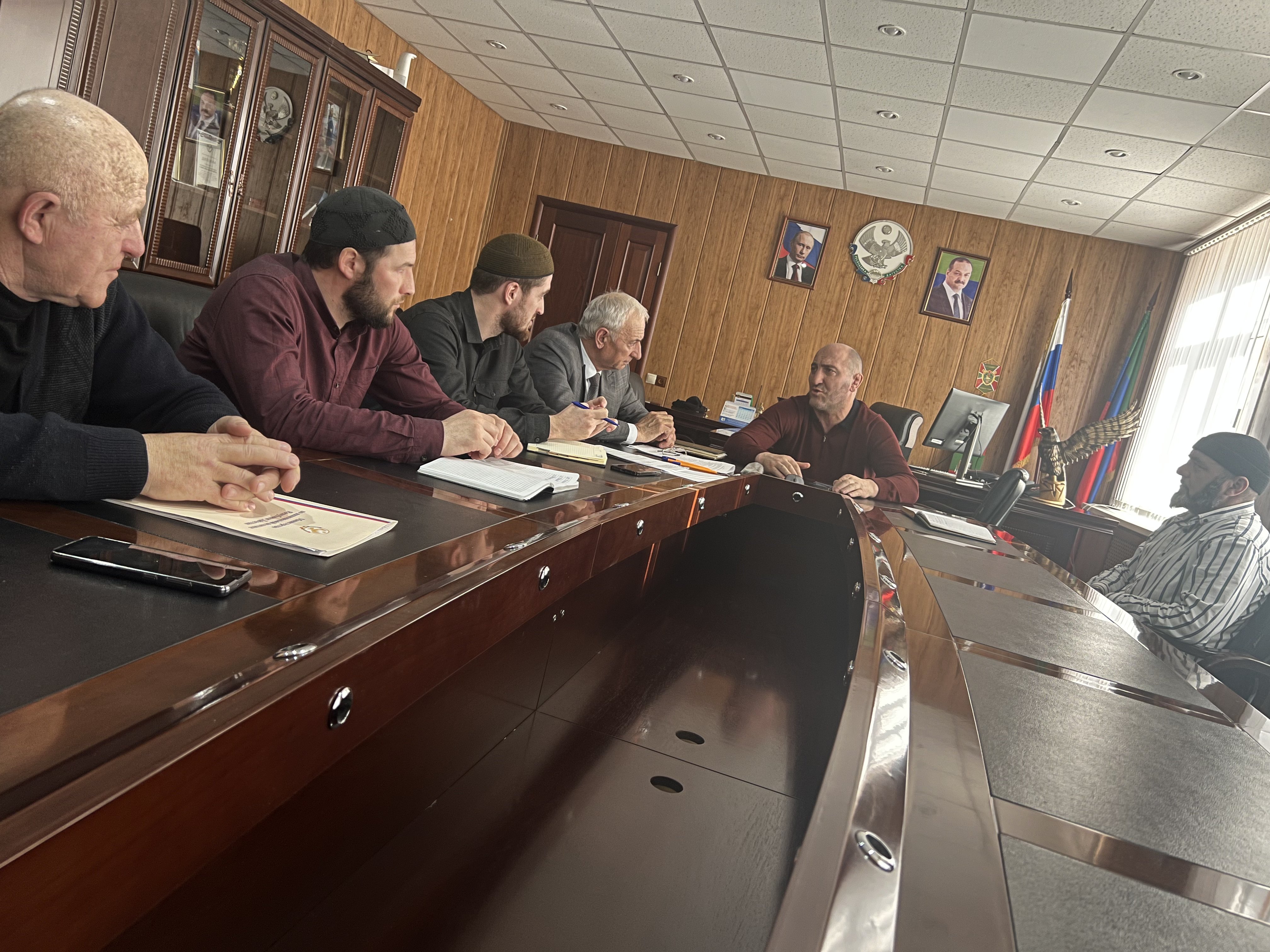 Глава Тляратинского района встретился с представителями Муфтията РД